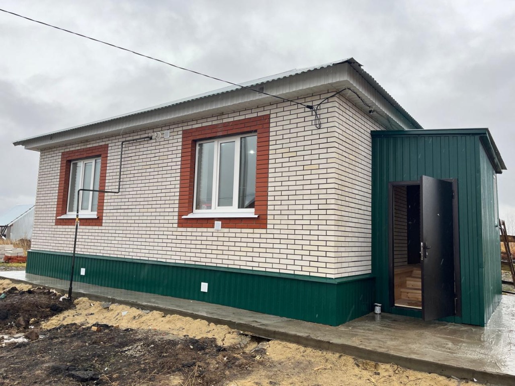 Семья медработника из села Дубенки отмечает новоселье