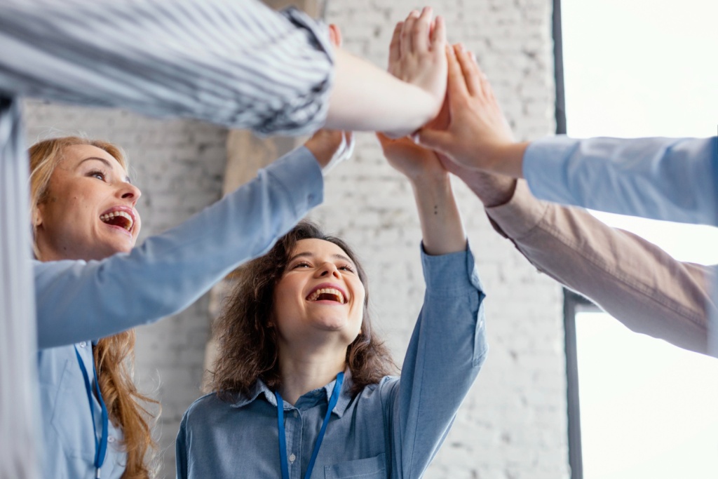 Forbes: компании РФ стали реже мотивировать сотрудников акциями 