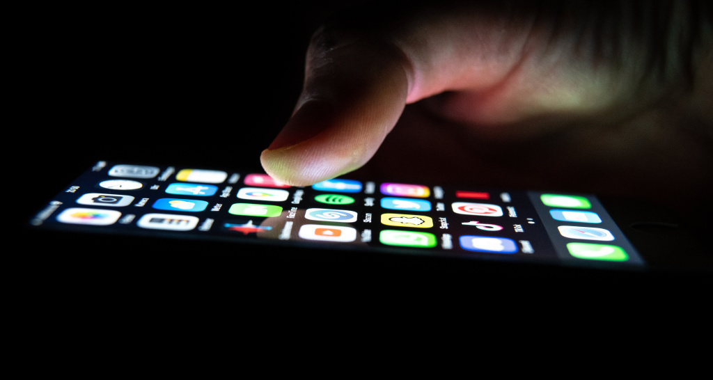 Сбербанк разработал собственное ПО для установки банковского приложения на iPhone Сбербанк разработал собственное ПО для установки банковского приложения на iPhone