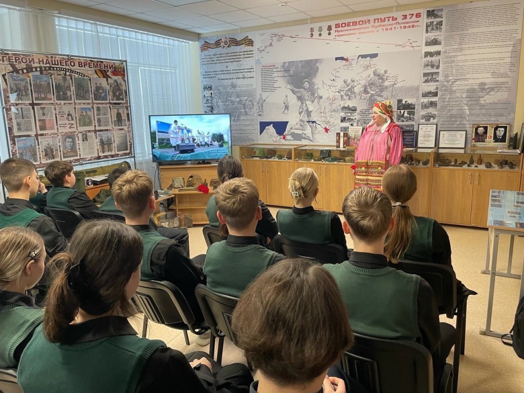 В Саранске старшеклассникам рассказали о традициях мордовского народа