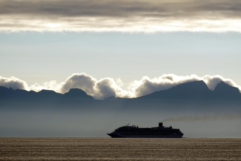 Паром Sea Bridge не пустили в порт Сочи
