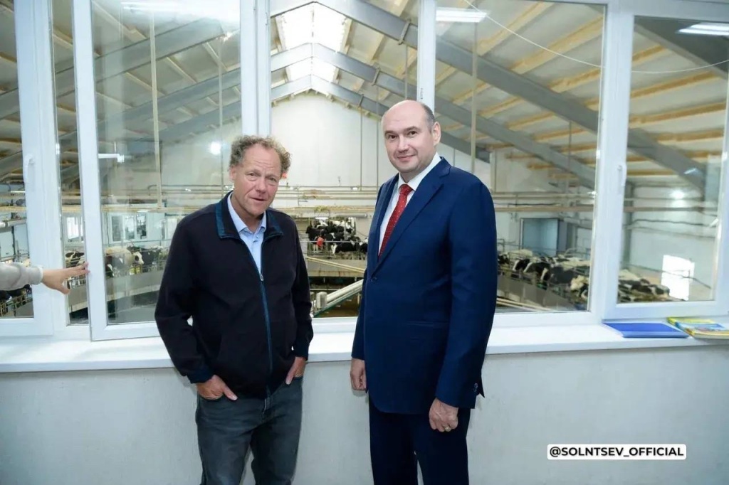 120 тонн молока в сутки: Евгений Солнцев оценил масштаб расширения «ЭкоНивы» в Оренбуржье 120 тонн молока в сутки: Евгений Солнцев оценил масштаб расширения «ЭкоНивы» в Оренбуржье