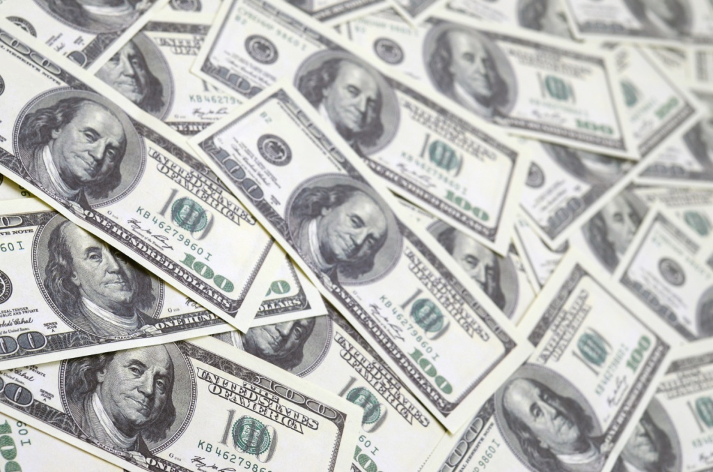 Доллар на Мосбирже подорожал до 94 рублей