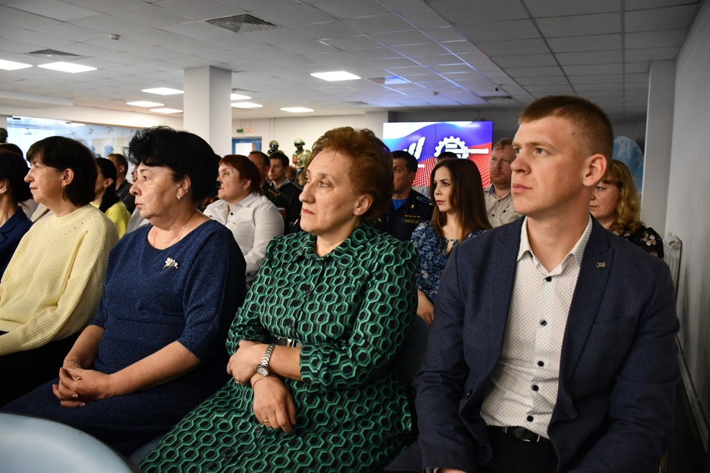 102 года надёжности: спикер гордумы Александр Кузьмичёв поздравил коллектив Ивановского завода «Полёт» 102 года надёжности: спикер гордумы Александр Кузьмичёв поздравил коллектив Ивановского завода «Полёт»