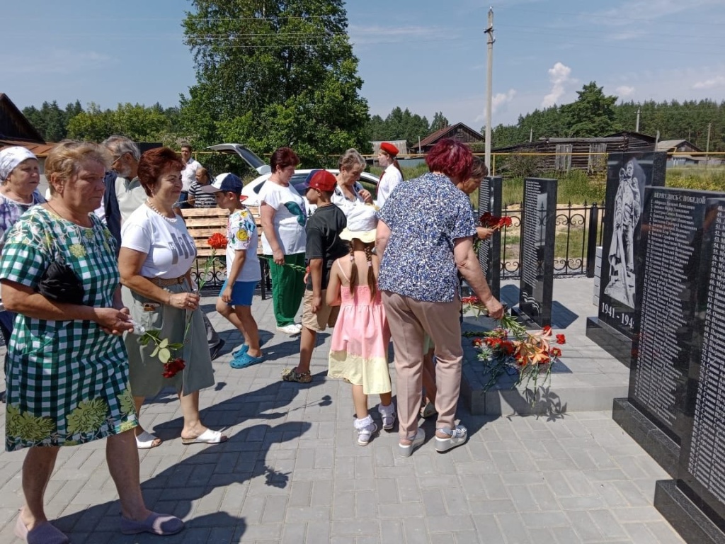 В Алексеевке открыли памятник участникам Великой Отечественной войны