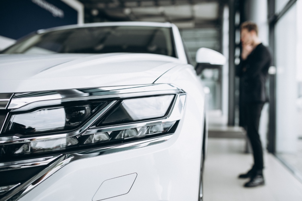 Участники рынка отметили рост количества автомобилей на складах российских дилеров Участники рынка отметили рост количества автомобилей на складах российских дилеров