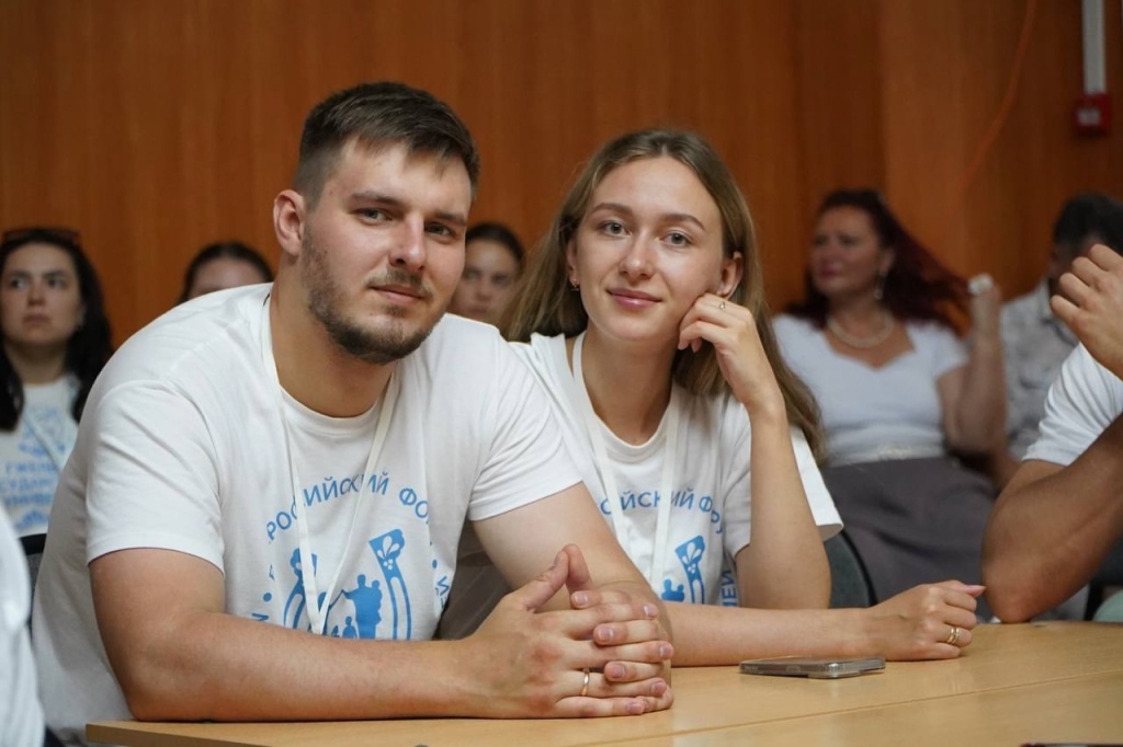 Семья Кечемайкиных представила мордовские традиции на Всероссийском форуме студенческих семей Семья Кечемайкиных представила мордовские традиции на Всероссийском форуме студенческих семей