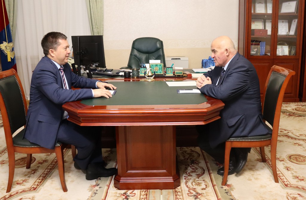 Губернатор Костромской области Сергей Ситников получил высший знак признания от профессионального сообщества за системную поддержку СМИ