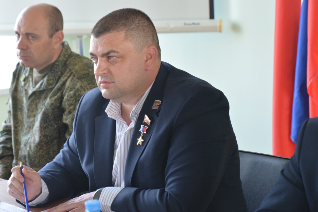 Поддержка и внимание: Андрей Дьяченко провёл приём семей участников СВО в Левобережном районе