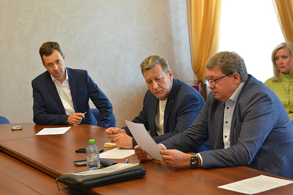 Депутаты Воронежской гордумы оценили работу „РВК‐Воронеж“ и „РИР Энерго“ по инвестпрограммам 2025 года Депутаты Воронежской гордумы оценили работу „РВК‐Воронеж“ и „РИР Энерго“ по инвестпрограммам 2025 года