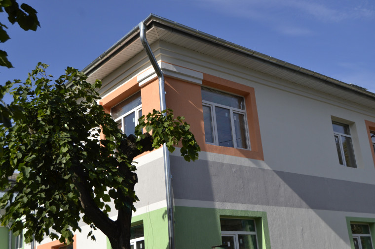 Глава города Иваново проверил ход ремонта в детском саду № 99, который проводится по нацпроекту «Семья»