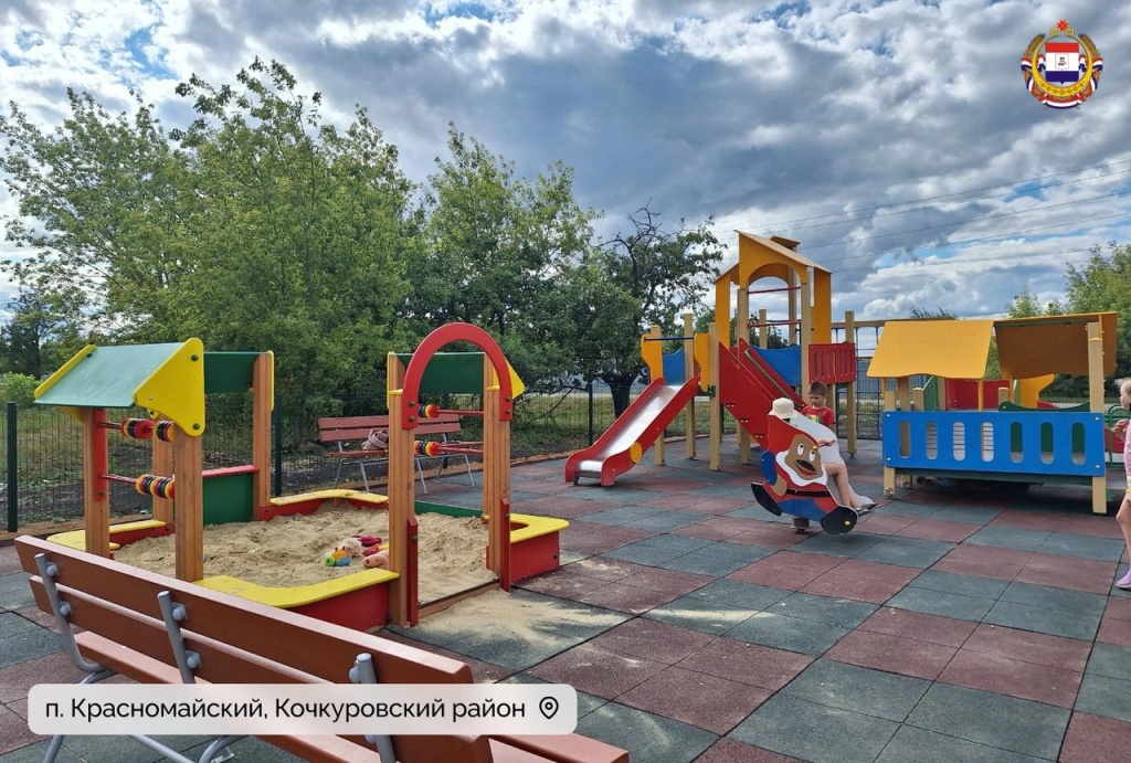 «Дворик детства» открыли в одном из поселков Мордовии «Дворик детства» открыли в одном из поселков Мордовии