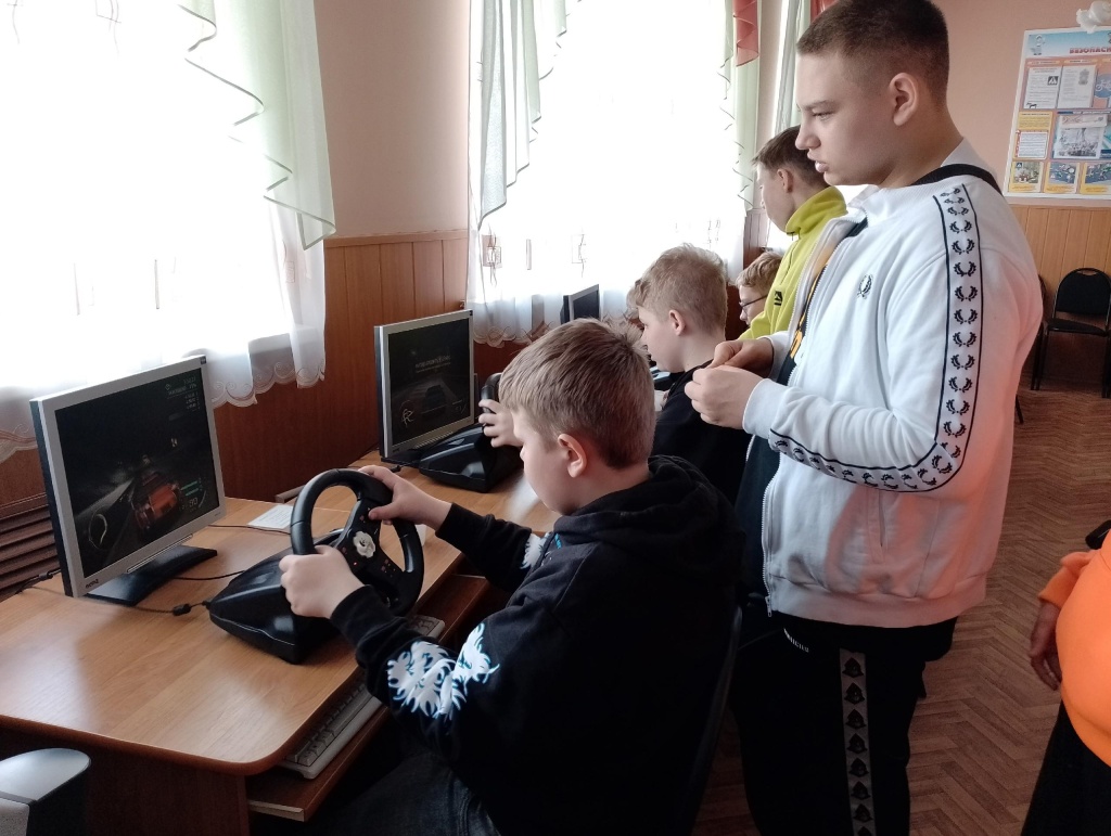 Школьники Саранска побывали на экскурсии в Госавтоинспекции Школьники Саранска побывали на экскурсии в Госавтоинспекции