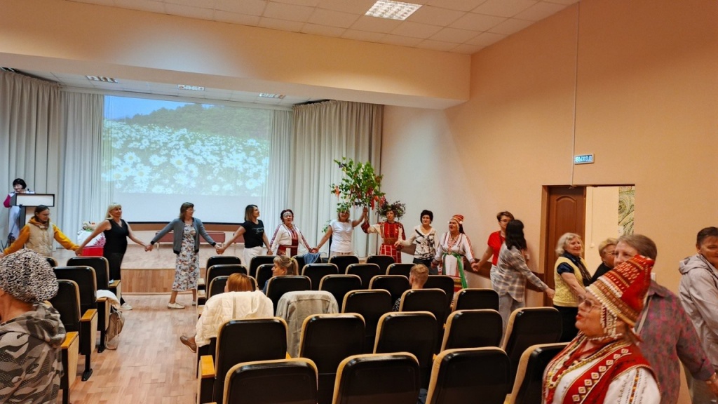 Саранск на день погрузился в летние и свадебные традиции