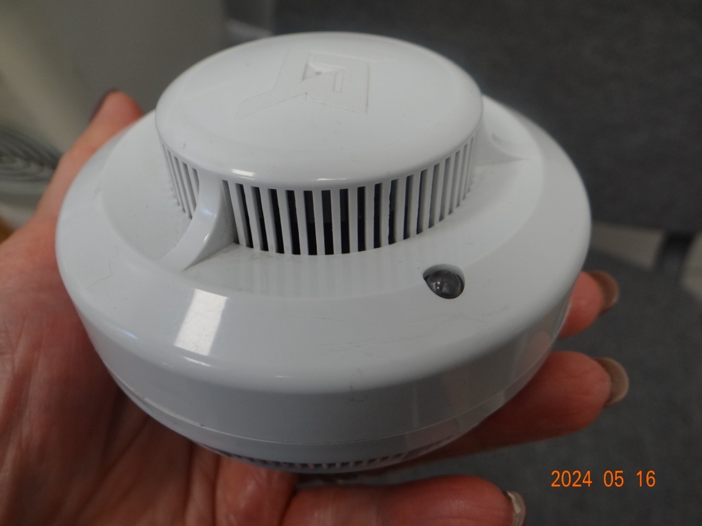 В Новосибирске дома многодетных семей бесплатно оборудуют устройствами для предотвращения пожаров 