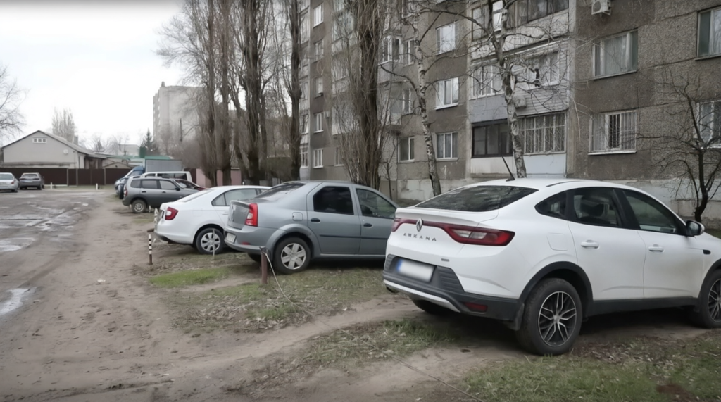 Мэр Воронежа Сергей Петрин напомнил о недопустимости парковки на газонах: нарушителей будут штрафовать и публично показывать Мэр Воронежа Сергей Петрин напомнил о недопустимости парковки на газонах: нарушителей будут штрафовать и публично показывать