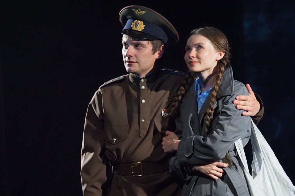 В день рождения героя Советского Союза Михаила Петровича Девятаева, в Мордовском национальном драматическом театре состоялся спектакль «Побег из ада» В день рождения героя Советского Союза Михаила Петровича Девятаева, в Мордовском национальном драматическом театре состоялся спектакль «Побег из ада»