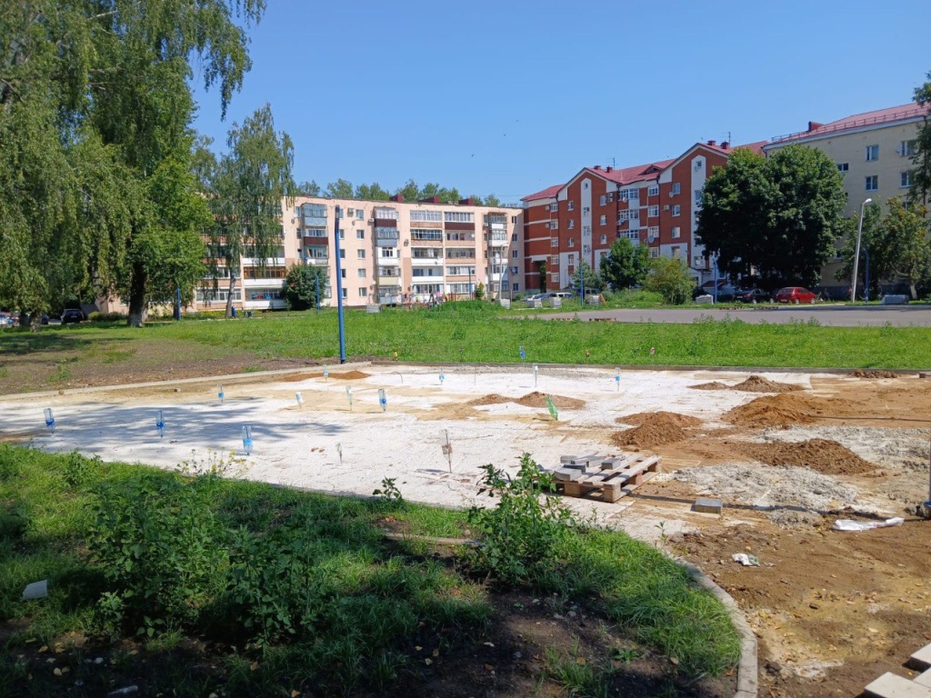 В Саранске благоустраивают общественную зону на улице Мордовской по нацпроекту В Саранске благоустраивают общественную зону на улице Мордовской по нацпроекту