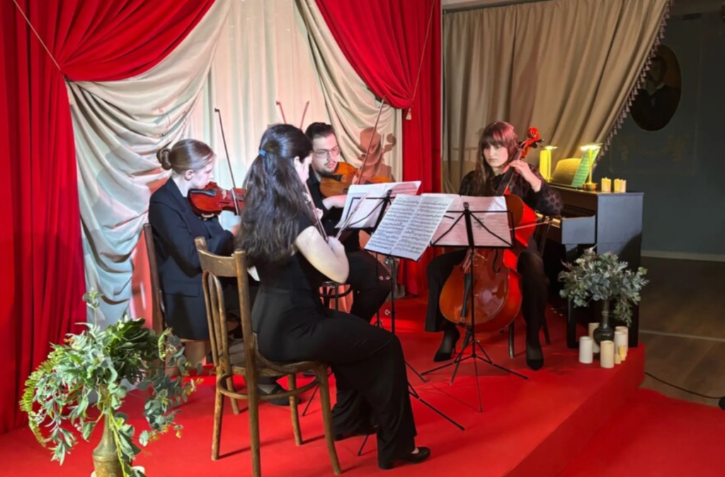 Творческое вдохновение в новом формате: в Пушкинском в ДК «Ельдигинский» открылось арт‑пространство со сказочной атмосферой