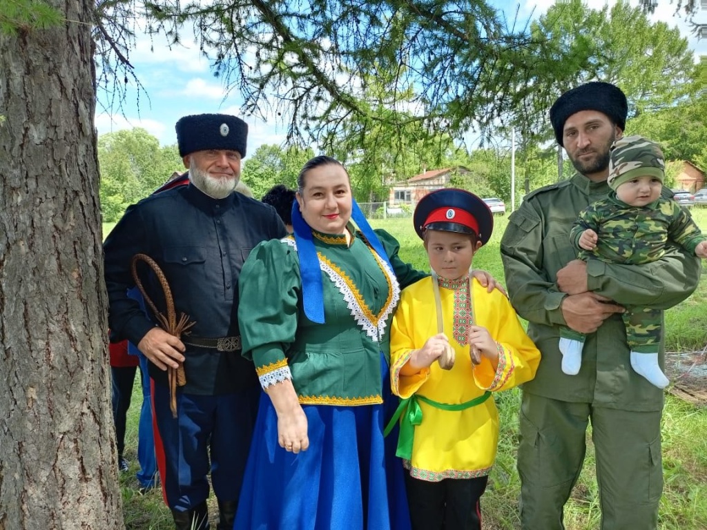 "Наурские щи" объединили гостей: Фестиваль казачьей культуры прошел в Шишкеево "Наурские щи" объединили гостей: Фестиваль казачьей культуры прошел в Шишкеево