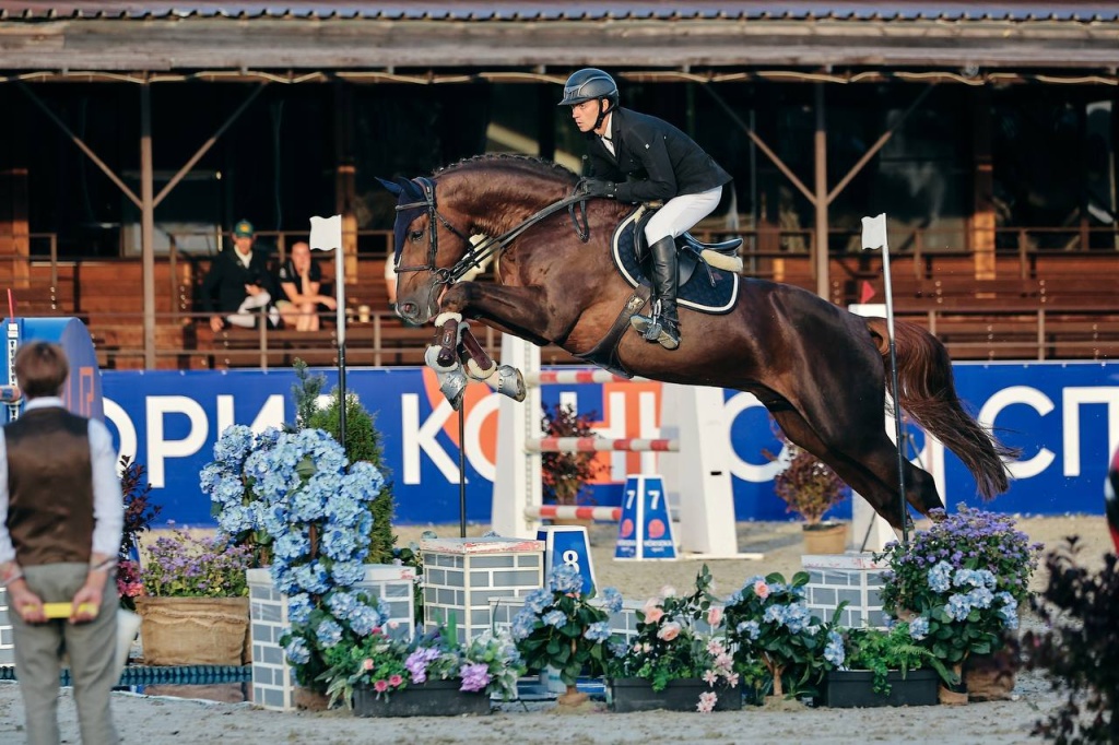 Павел Малюгин из Саранска стал Чемпионом России по конкуру и сделал предложение на пьедестале