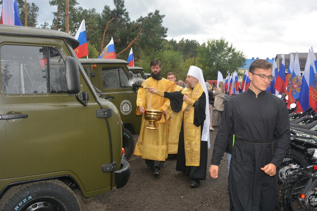 Сила в единстве: депутаты Воронежской гордумы присоединились к передаче техники для бойцов на передовую Сила в единстве: депутаты Воронежской гордумы присоединились к передаче техники для бойцов на передовую