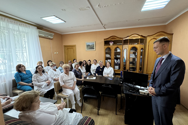 Диалог власти и медицины: депутат гордумы Игорь Паринов изучил нужды больницы № 4 Воронежа