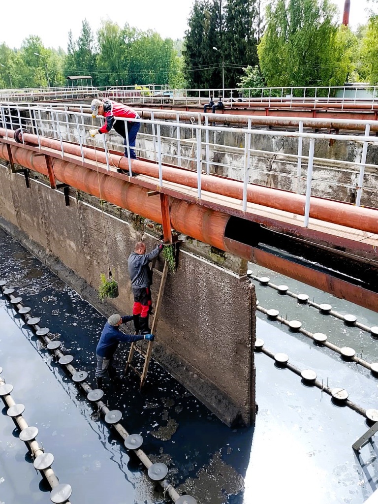В Красноармейске осуществляются плановые работы по техническому обслуживанию аэротэнков – ключевых элементов городских очистных сооружений