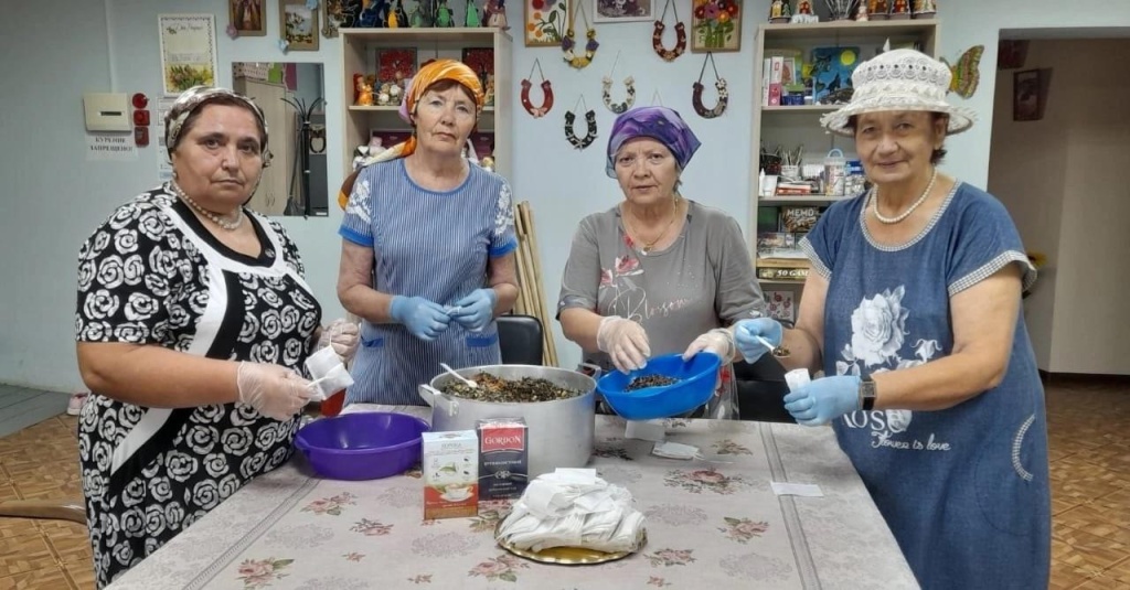Молочные каши, травяные чаи, комплекты белья и подушки изготавливают волонтеры Ковылкинского района для участников СВО