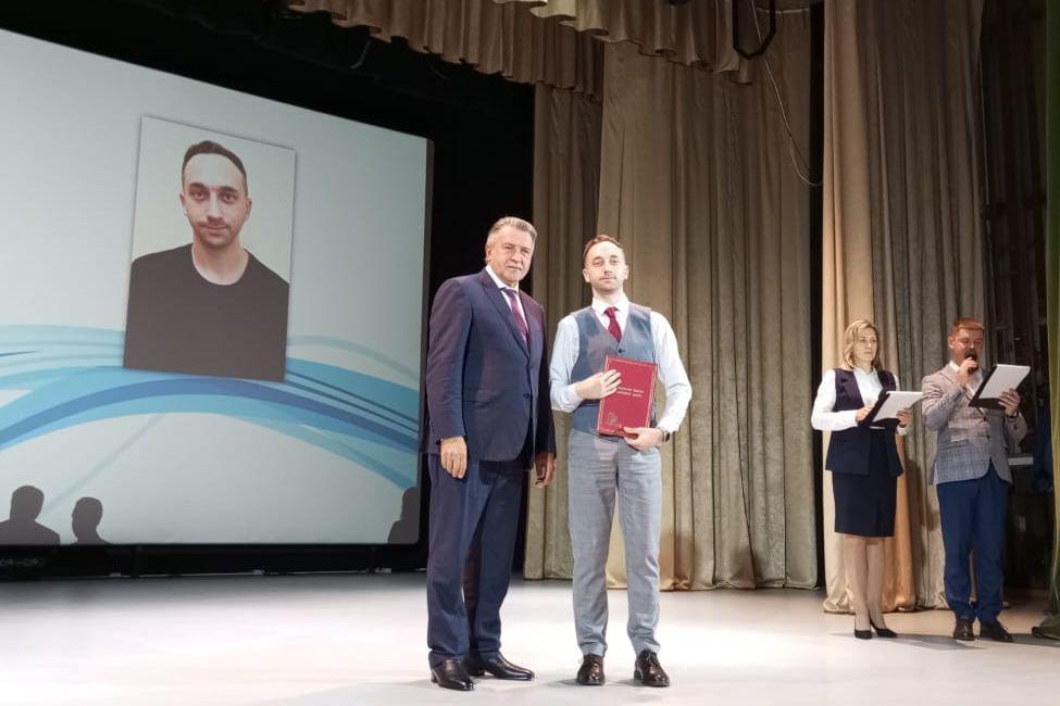 Глава Заксобрания Новосибирской области посетил конференцию педагогических работников в Куйбышеве