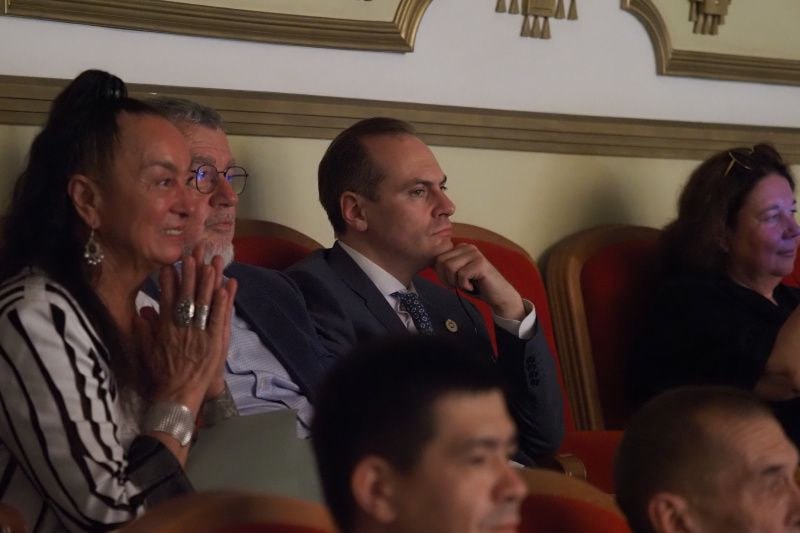 В день рождения героя Советского Союза Михаила Петровича Девятаева, в Мордовском национальном драматическом театре состоялся спектакль «Побег из ада» В день рождения героя Советского Союза Михаила Петровича Девятаева, в Мордовском национальном драматическом театре состоялся спектакль «Побег из ада»