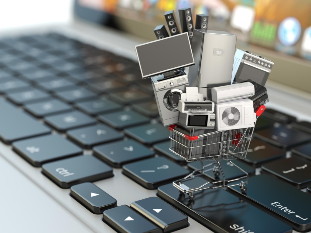 «Известия»: российские импортеры отказались закупать электронику за доллары и евро 