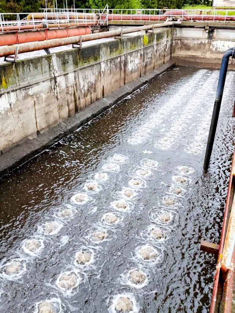 В Красноармейске осуществляются плановые работы по техническому обслуживанию аэротэнков – ключевых элементов городских очистных сооружений