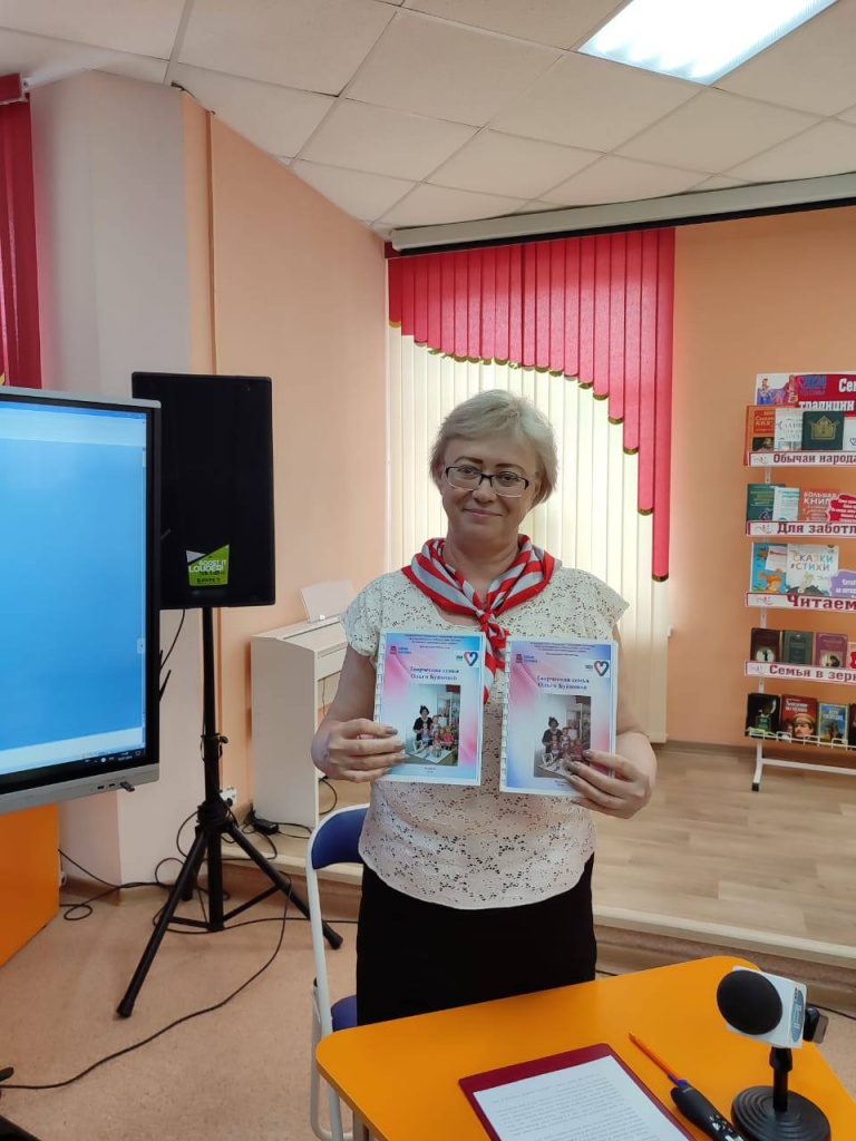 Мордовская рукодельница выпустила первое издание о своей творческой семье