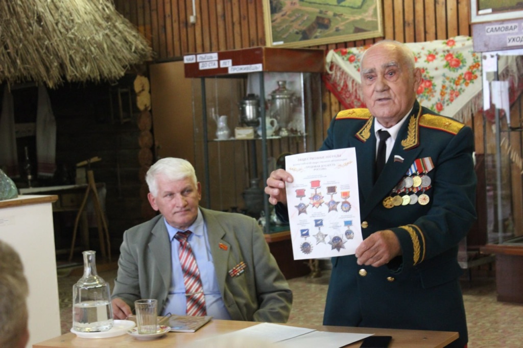 Встреча ветеранов и волонтёров в Ковылкинском музее Встреча ветеранов и волонтёров в Ковылкинском музее