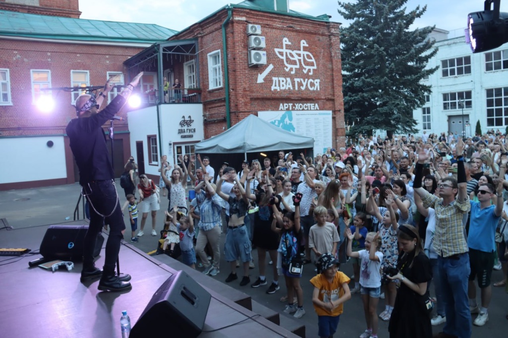 В подмосковной Коломне больше десяти тысяч человек пришли отметить День молодёжи 