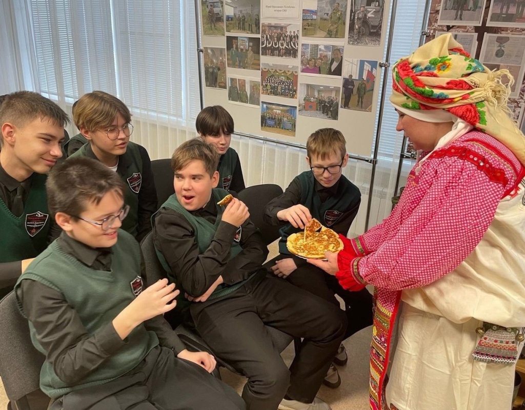 В Саранске старшеклассникам рассказали о традициях мордовского народа